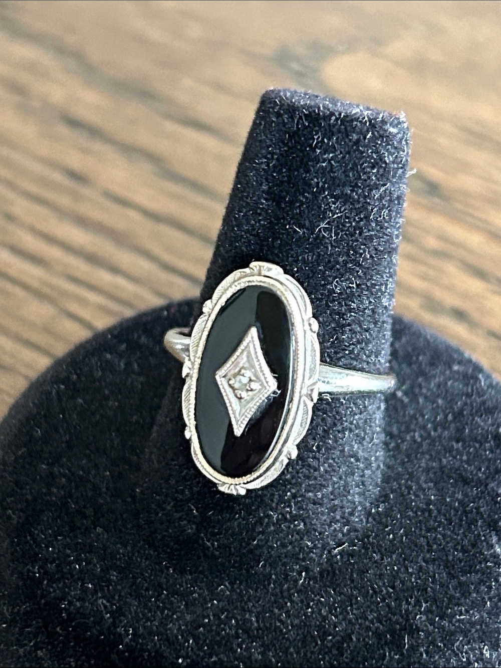 10k White gold Onyx Oval with Diamond Ring